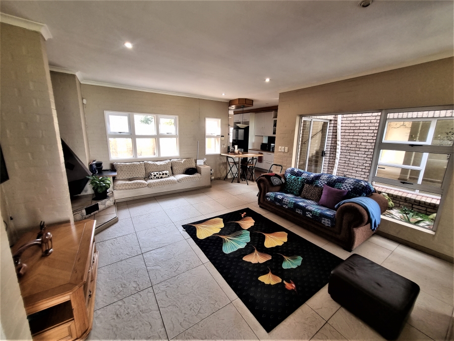 5 Bedroom Property for Sale in Bluewater Bay Western Cape